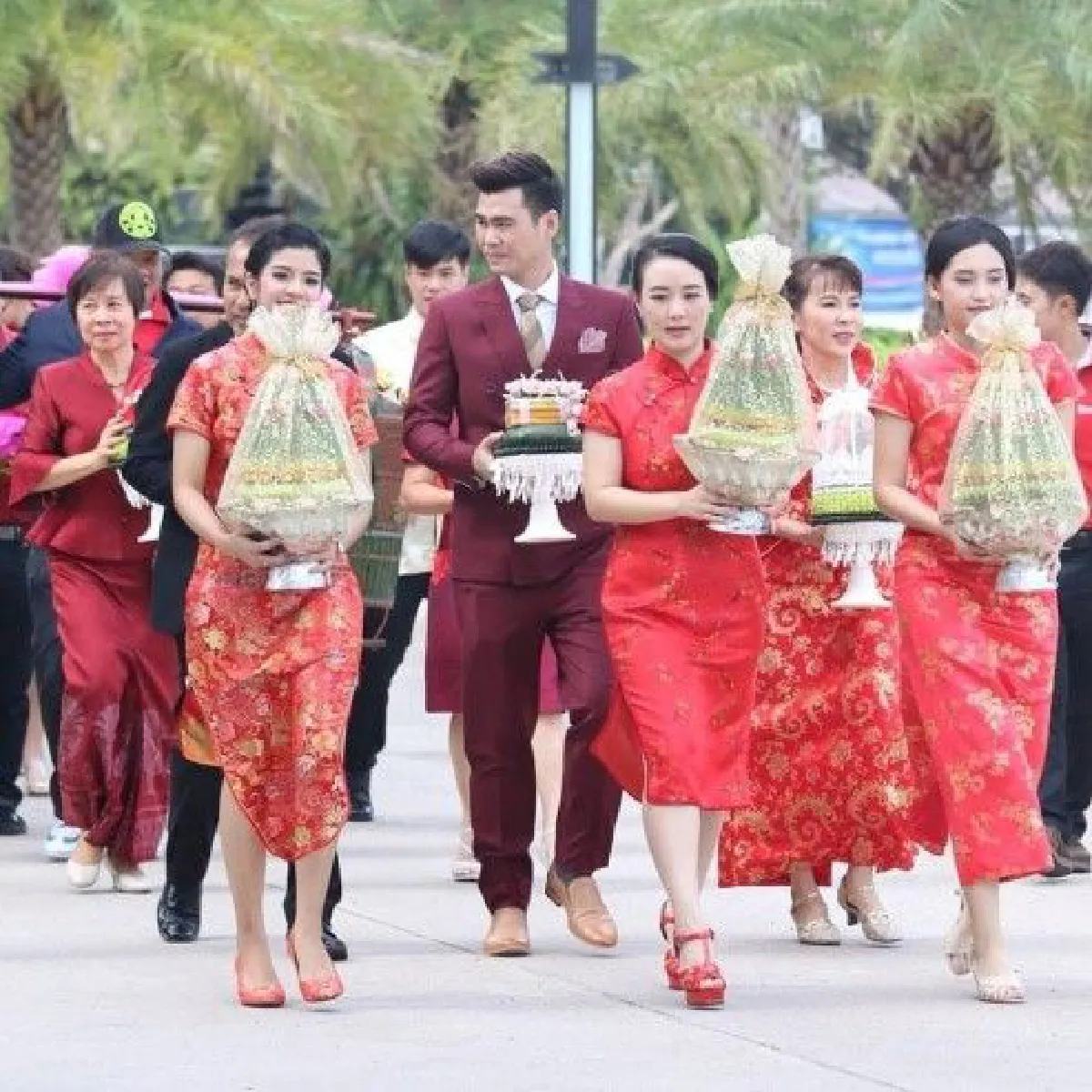 พั้นช์ วรกาญจน์ ควงแฟนหนุ่มลั่นประตูวิวาห์ ที่ชุมพร