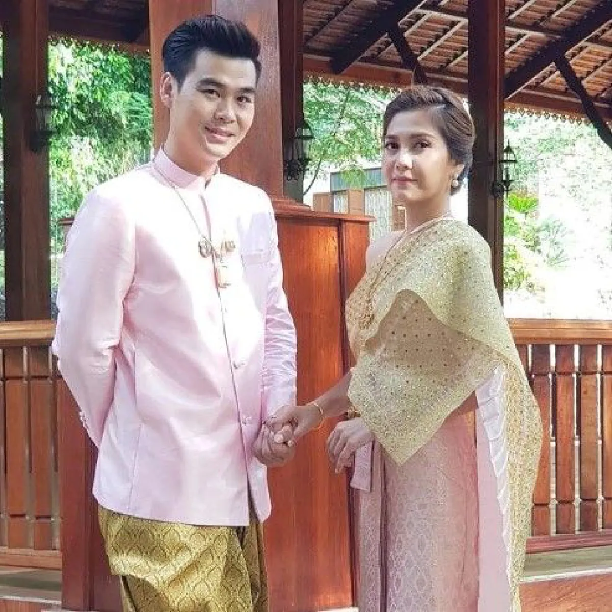 พั้นช์ วรกาญจน์ ควงแฟนหนุ่มลั่นประตูวิวาห์ ที่ชุมพร