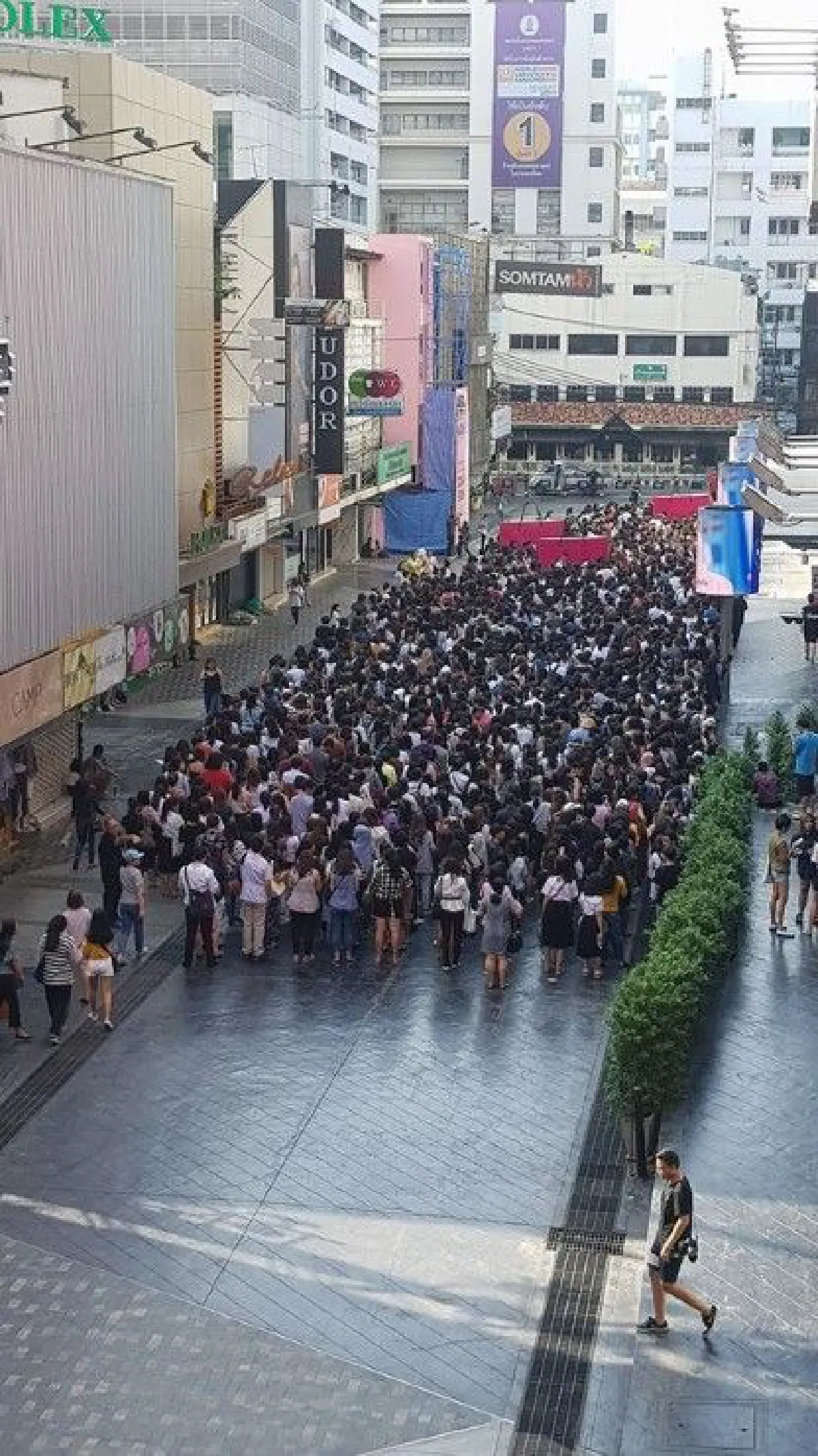 "อีฟแอนด์บอย" กราบขออภัย หลังเกิดดราม่างานเซลล์ 90%