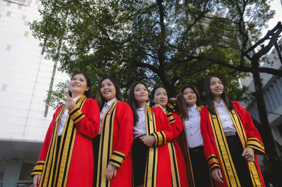 ขอแสดงความยินดีกับดุษฎีบัณฑิต มหาบัณฑิต และบัณฑิต จาก 3 พระจอมเกล้า  ในพิธีพระราชทานปริญญาบัตร ปีการศึกษา 2559