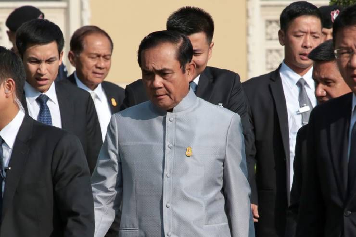 แนะใช้สูตร"จอมพลสฤษดิ์"ปรับครม. แนะใช้สูตร"จอมพลสฤษดิ์"ปรับครม.