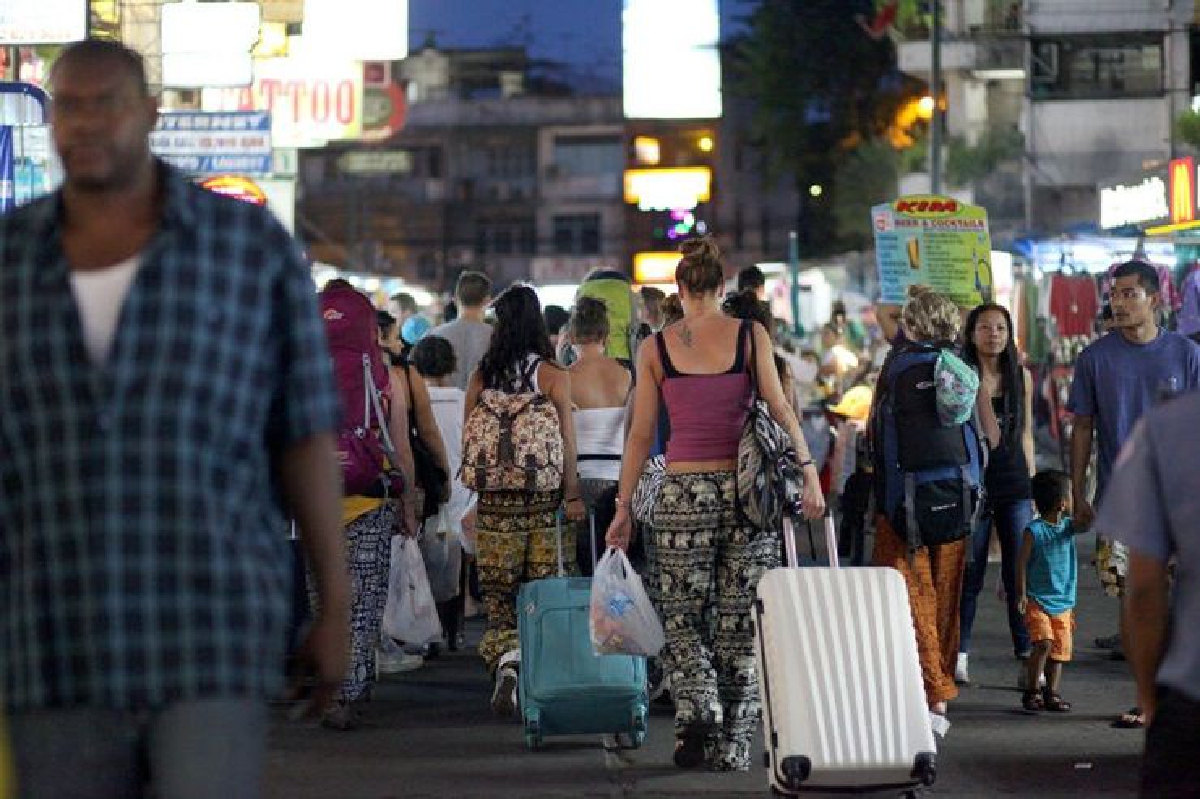 ห้องพัก ‘ข้าวสาร’ ปรับทัพรับไฮซีซั่น ห้องพัก ‘ข้าวสาร’ ปรับทัพรับไฮซีซั่น