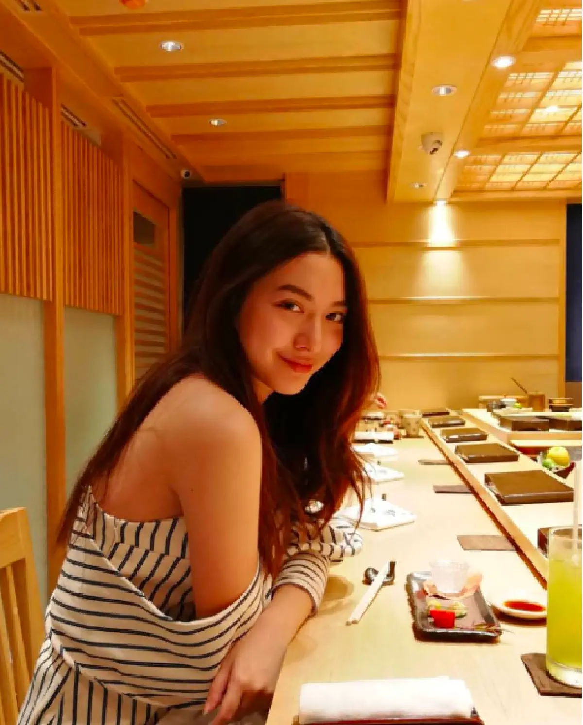 10 ภาพพิสูจน์ “มิว นิษฐา” นางเอกที่มีรอยยิ้มสดใส แถมหน้าสดยังสวยมาก