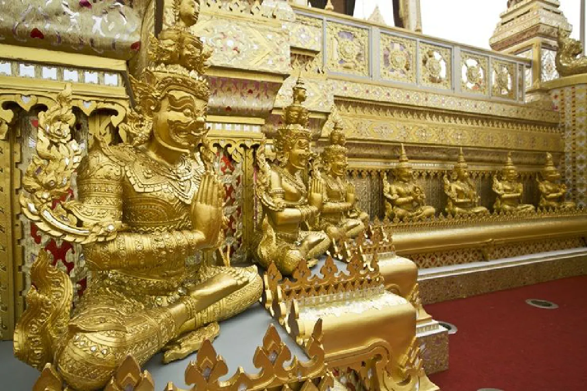 ลึกซึ้งถึงสกุลช่าง ในศาลาลูกขุนรอบพระเมรุ