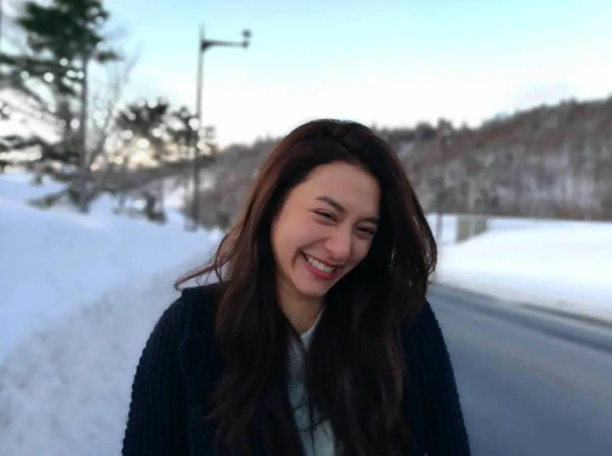 10 ภาพพิสูจน์ “มิว นิษฐา” นางเอกที่มีรอยยิ้มสดใส แถมหน้าสดยังสวยมาก