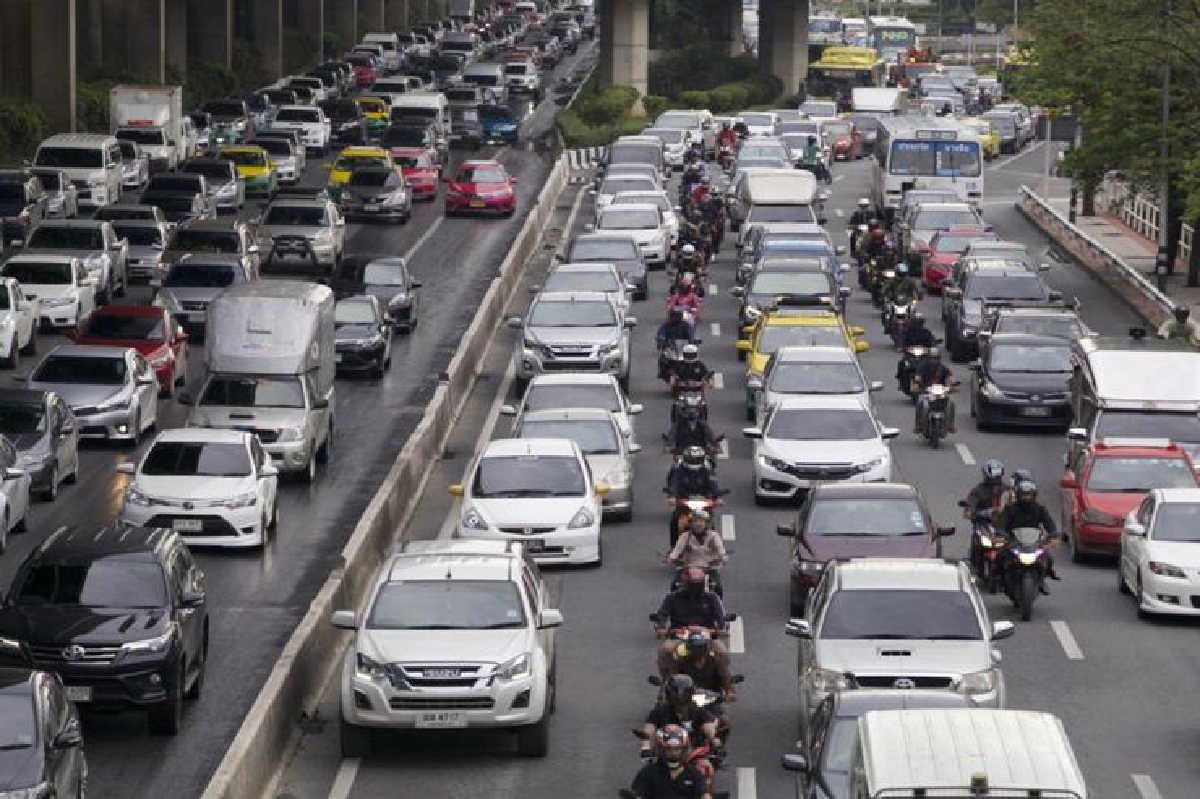 รถติดกทม.สูญ9แสนล้านกระทบจีดีพีสูงสุดอาเซียน รถติดกทม.สูญ9แสนล้านกระทบจีดีพีสูงสุดอาเซียน