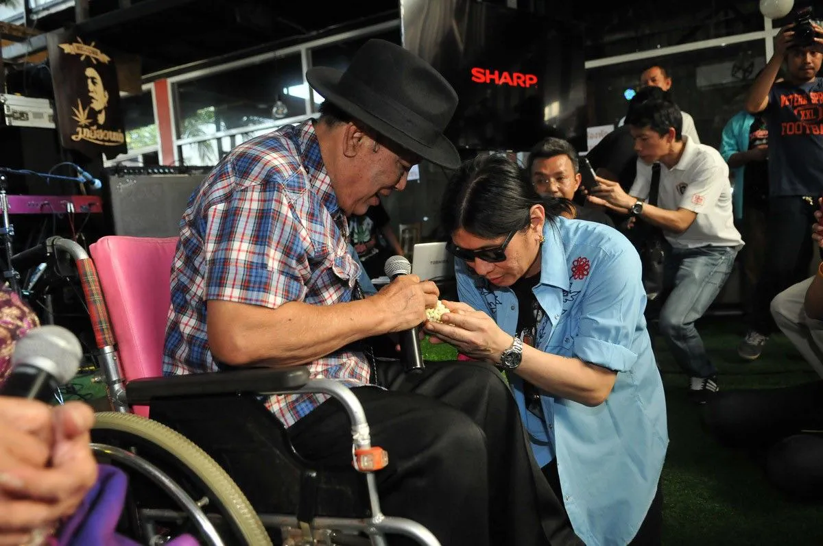 “ทางพ่อวาง แผ่นดินพระราชา เปิดฟ้าพราวแสงแห่งอำพัน แคมป์ไฟดนตรีมาลีฮวนน่า ครั้งที่ 8”