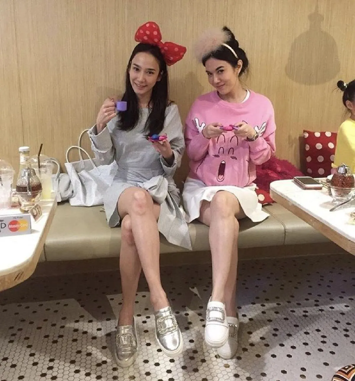 ย้อนดูภาพคู่เพื่อนซี้ “อั้ม-เมย์” ตั้งแต่อดีตจนถึงปัจจุบัน