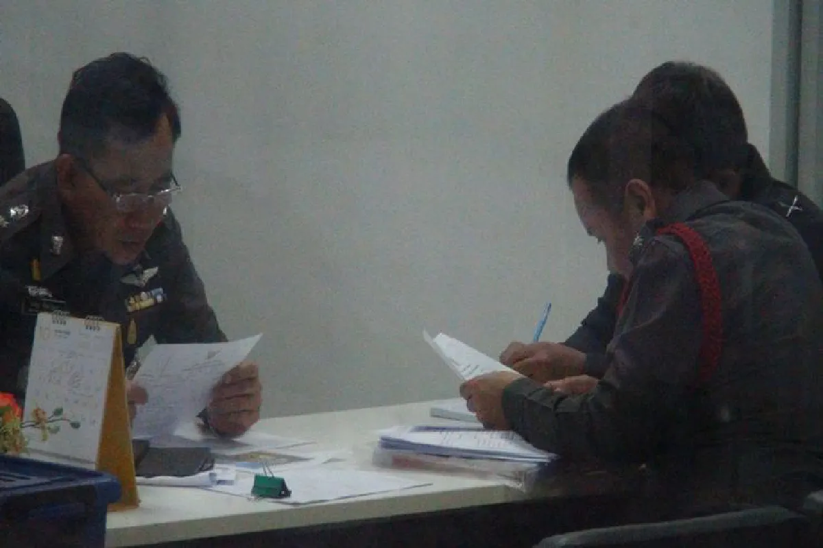 ตร.ตั้งข้อหา3พระแชทหลุดซื้อบริการ2เด็กหนุ่ม