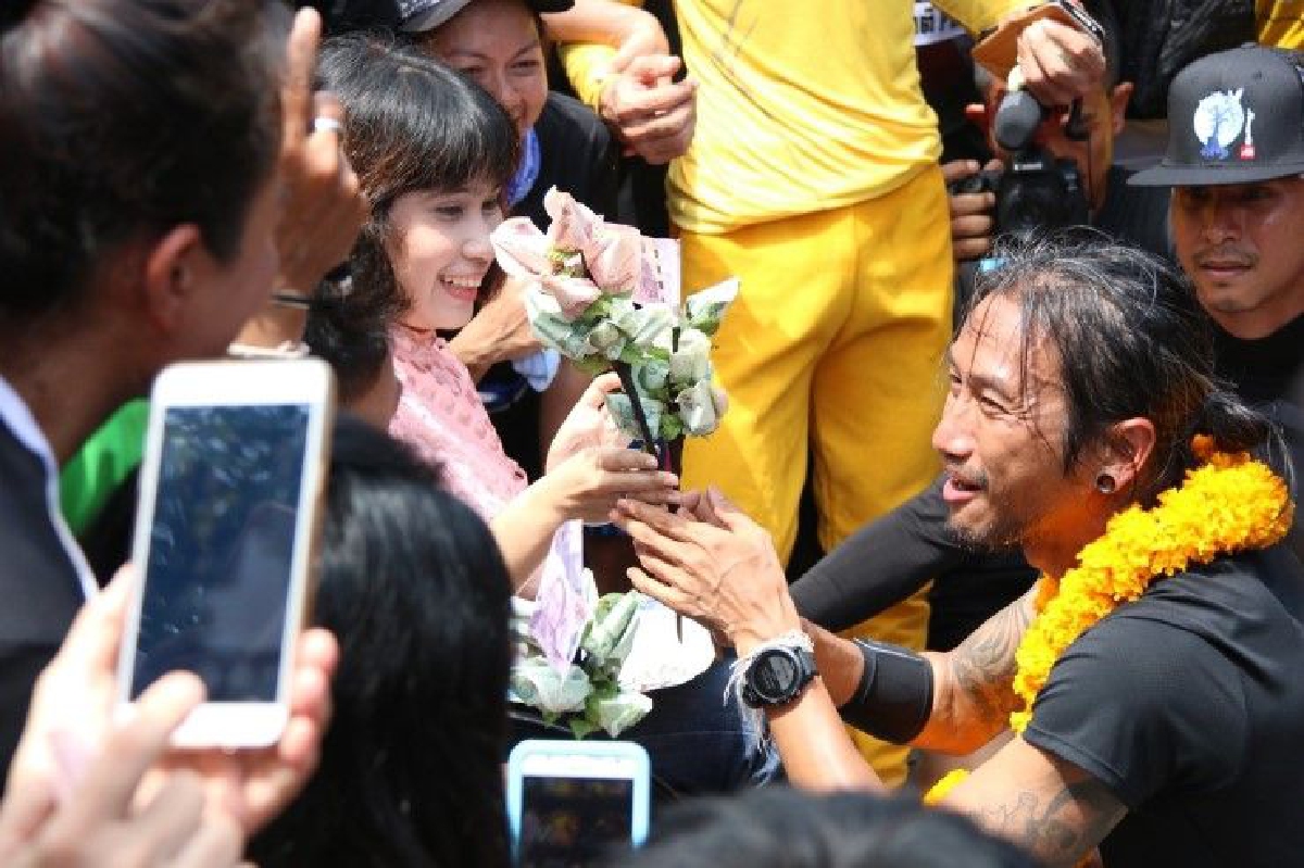 5แง่มุมดีๆที่ "ตูน บอดี้สแลม" และก้าวคนละก้าวสร้างให้แก่สังคม 5แง่มุมดีๆที่ "ตูน บอดี้สแลม" และก้าวคนละก้าวสร้างให้แก่สังคม