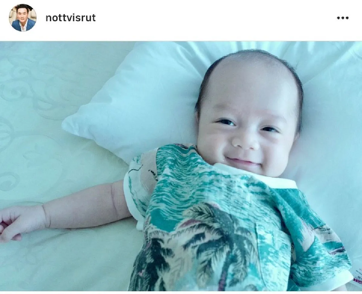 "เพราะพ่อสะดวกแบบนี้”..”น็อต” โพสต์ภาพ “สายฟ้า-พายุ” ฉายแววหล่อกันคนละสไตล์