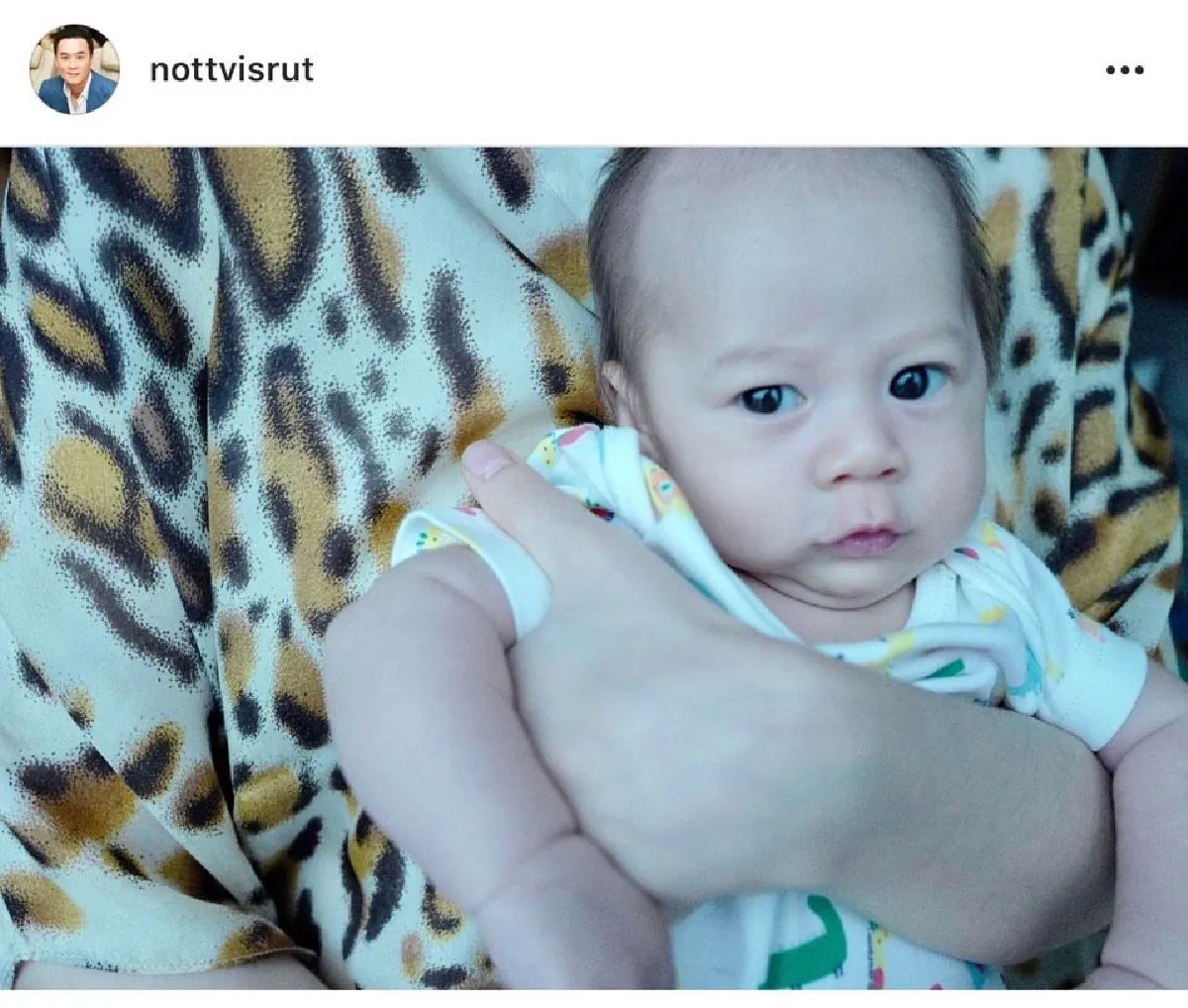 "เพราะพ่อสะดวกแบบนี้”..”น็อต” โพสต์ภาพ “สายฟ้า-พายุ” ฉายแววหล่อกันคนละสไตล์