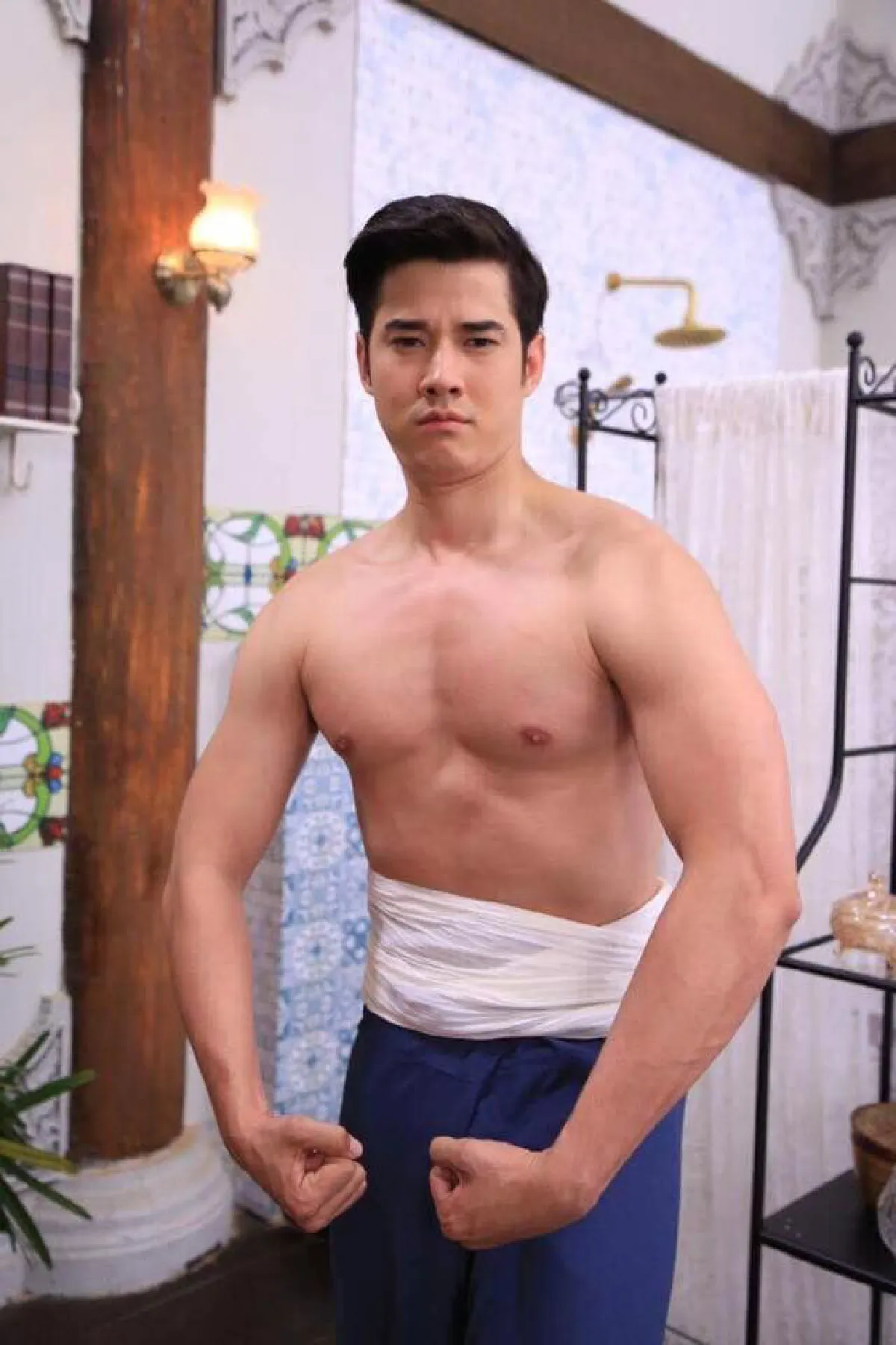 นมชมพูแย่งซีน! มาริโอ้ อวดหุ่นแซ่บกล้ามแน่น เห็นแล้วใจละลาย