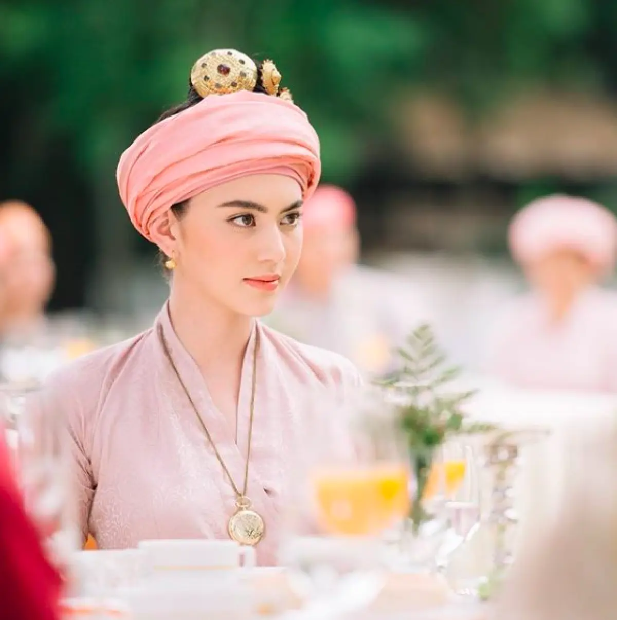 10 ลุคที่ไม่ธรรมดาของ “ใหม่ ดาวิกา” ผู้หญิงที่สวยอันดับ 37 ของโลก