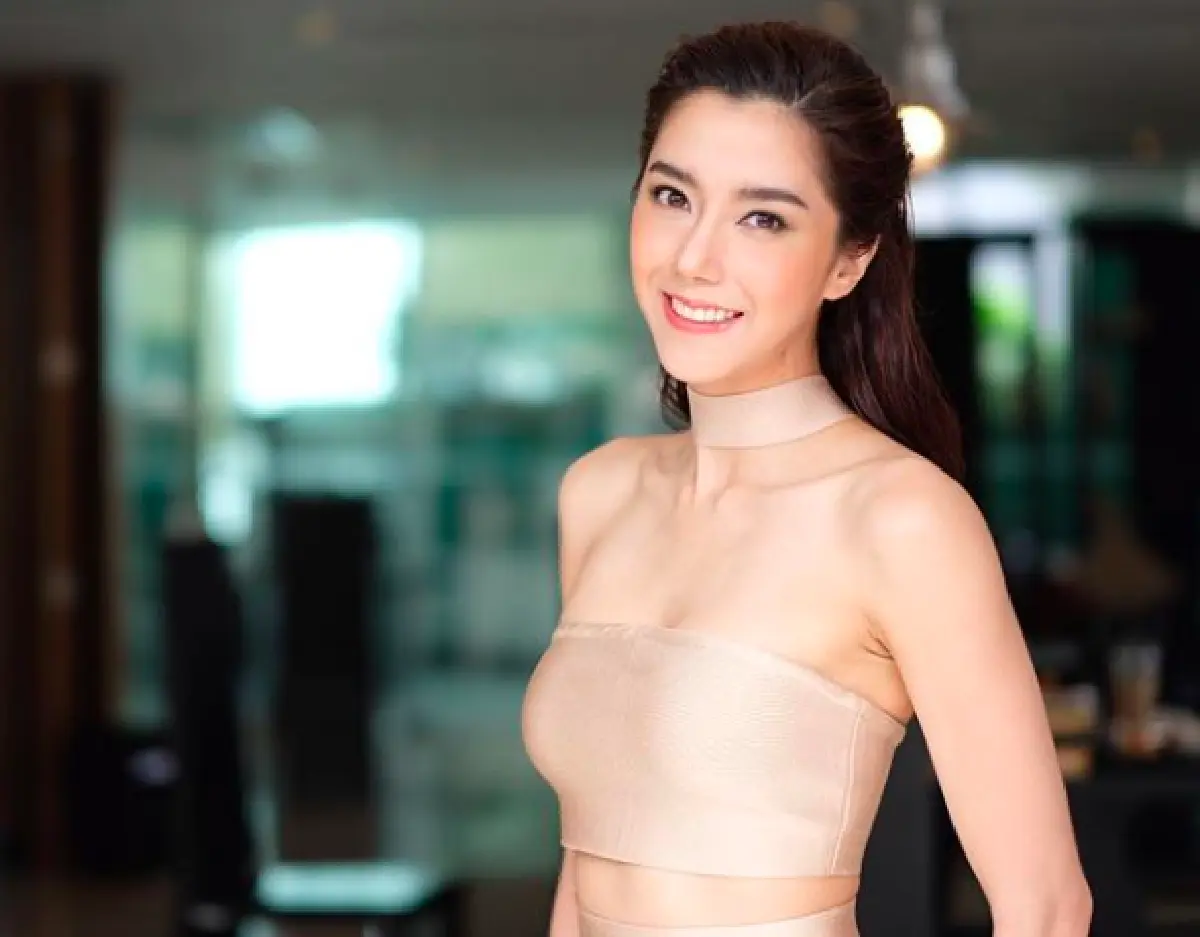 15 ภาพสุดเป๊ะ..ของนางร้ายหุ่นสวย "ไอซ์ อภิษฎา” ที่เฟิร์มทุกสัดส่วน