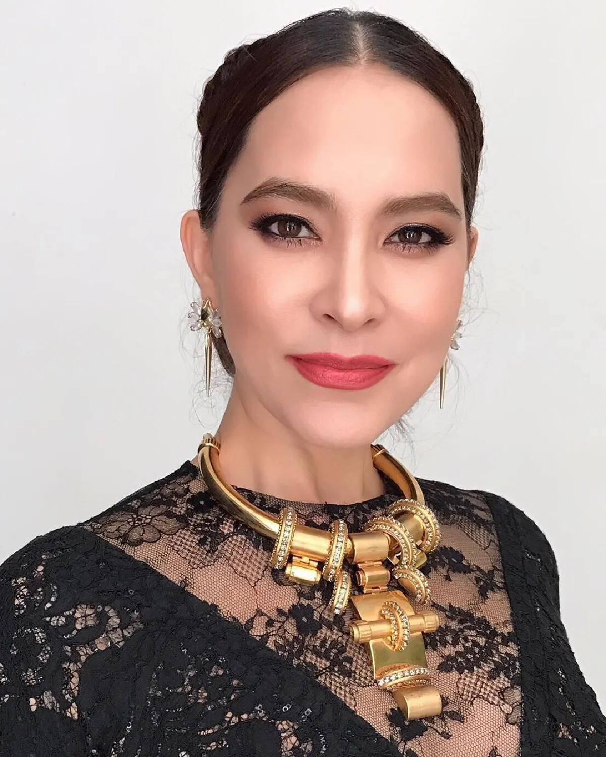 4 ดาราที่ได้ฉายาว่าเป็น "สาวสองพันปี"