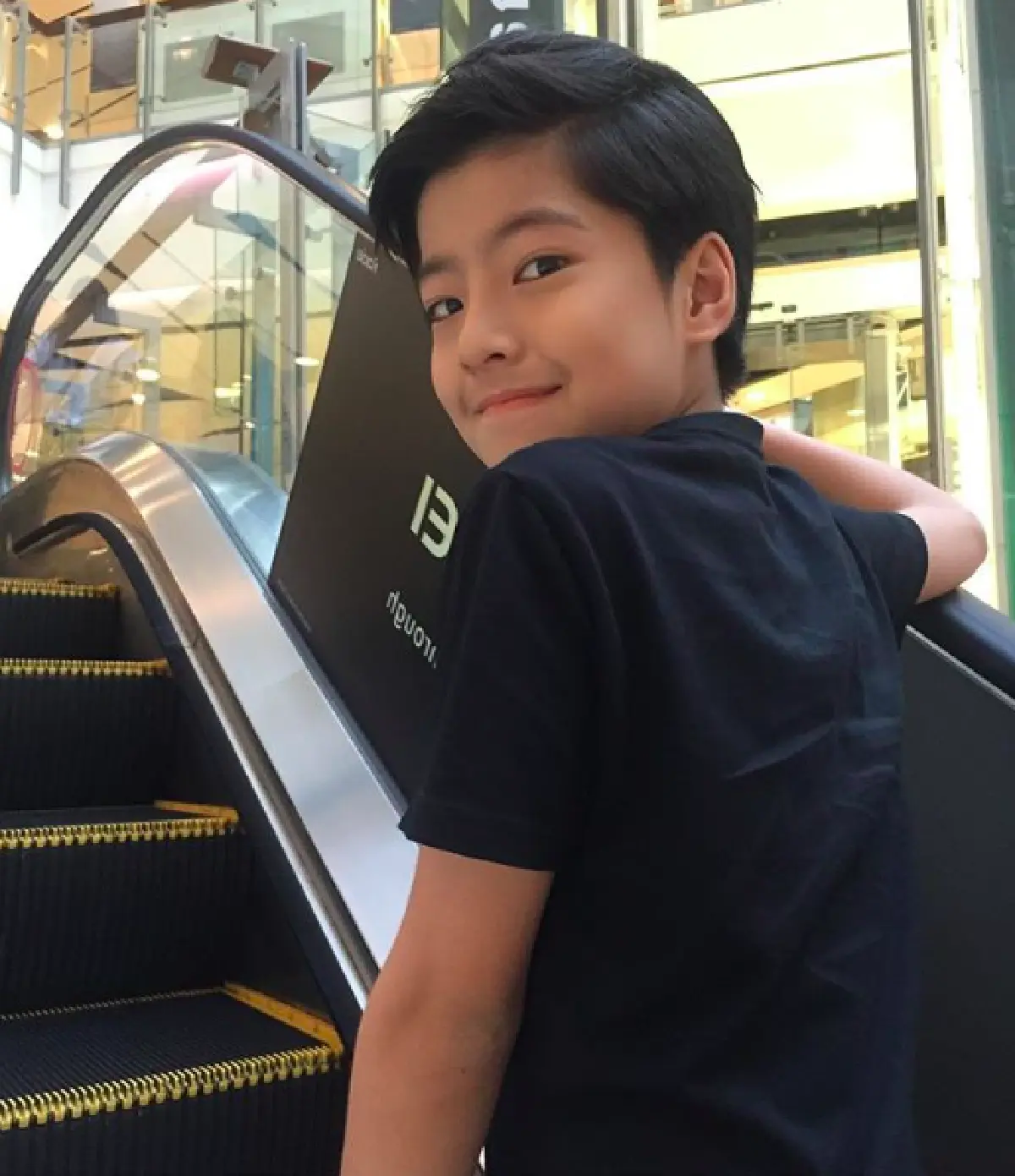 ละครจบ..ความหล่อไม่จบ! ของ “วันเฉลิม”  3 รุ่น 3 สไตล์