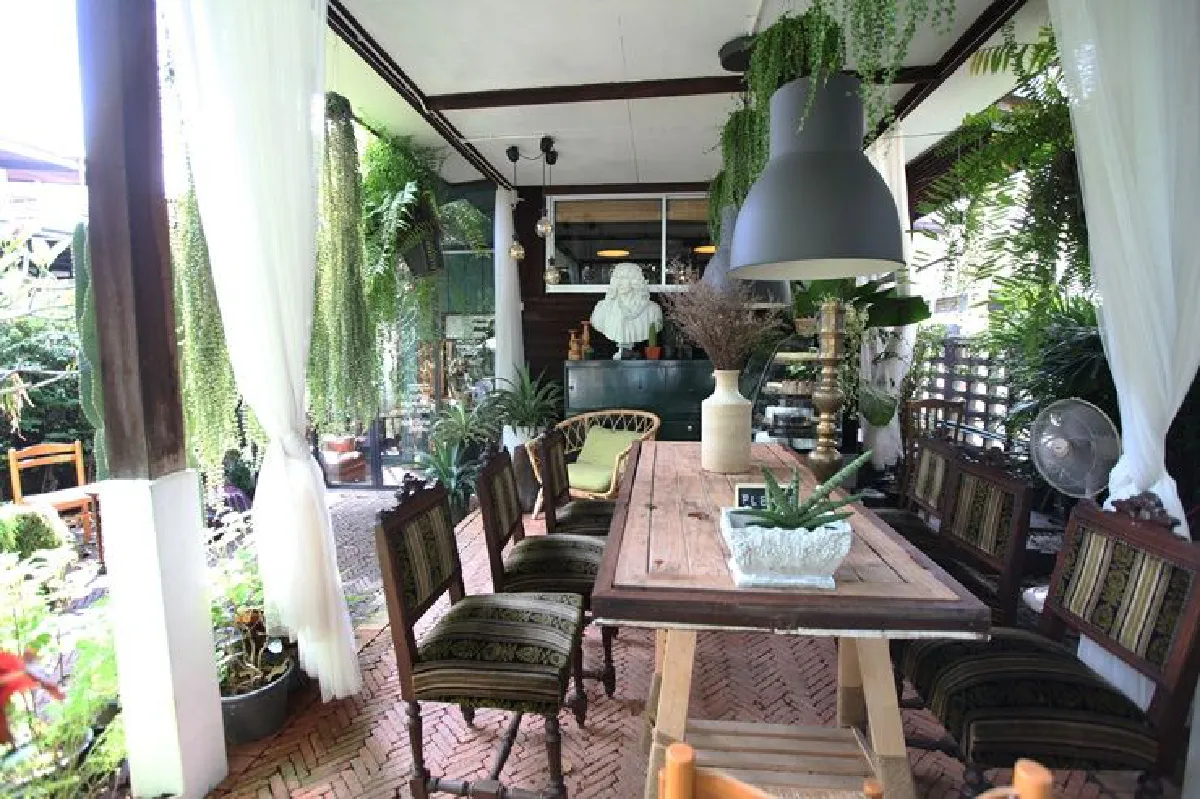 หอมกรุ่นกาแฟกลางสวน คินน์ แคฟเฟ่ แอนด์ คราฟท์