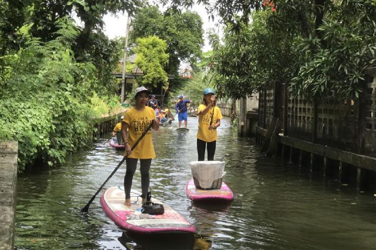 รักษ์ข้ามคลอง ตามติดกลุ่มคนเมืองผู้พิชิตขยะในน้ำ รักษ์ข้ามคลอง ตามติดกลุ่มคนเมืองผู้พิชิตขยะในน้ำ
