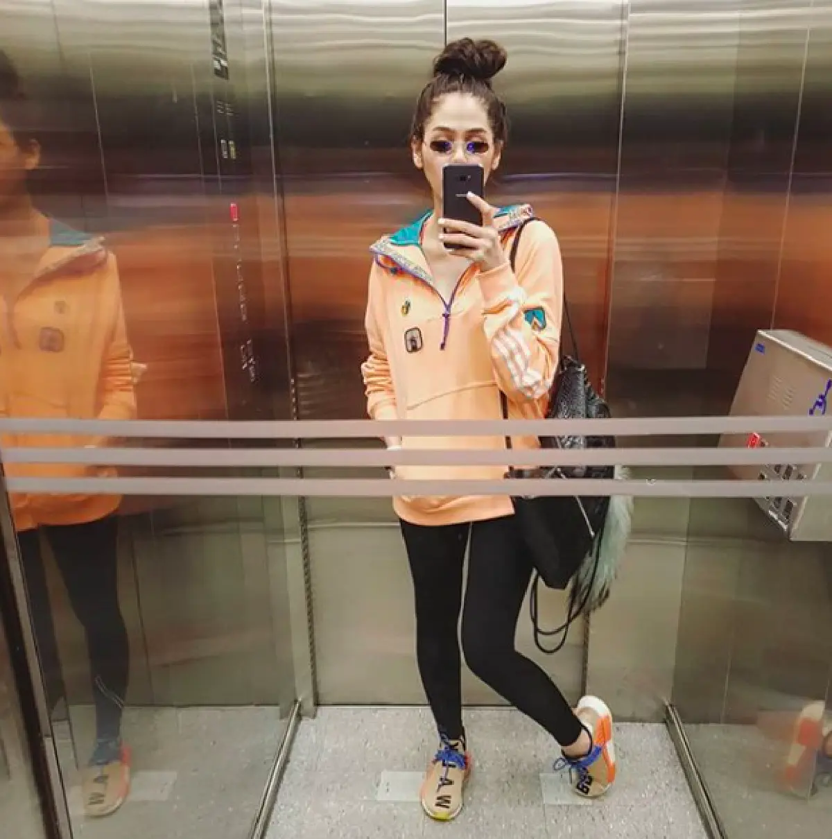 กลับมาทวงบัลลังก์! “ชมพู่” ฟิตหุ่นเป๊ะ หลังคลอดลูกได้แค่ 2 เดือน