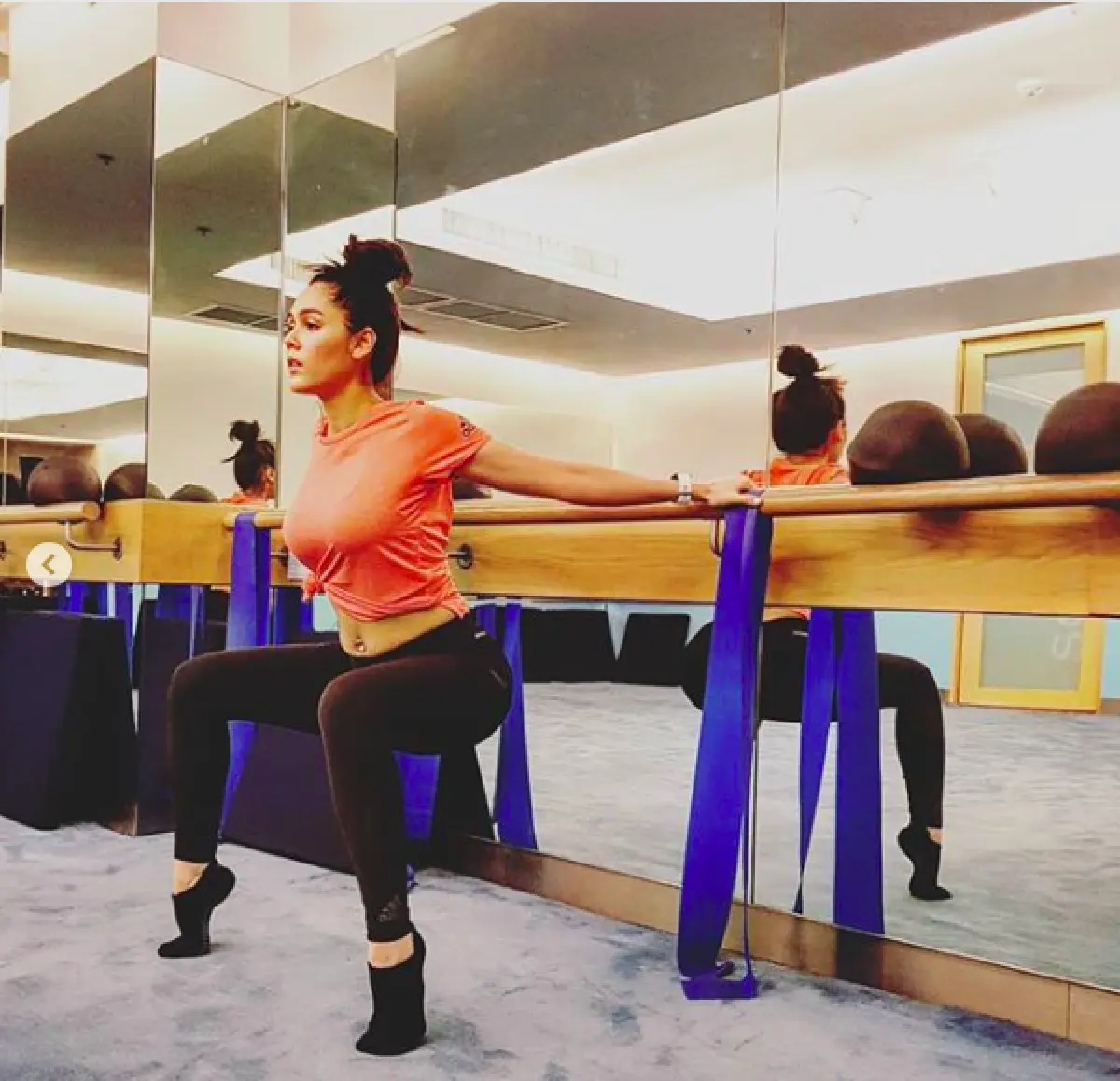 กลับมาทวงบัลลังก์! “ชมพู่” ฟิตหุ่นเป๊ะ หลังคลอดลูกได้แค่ 2 เดือน