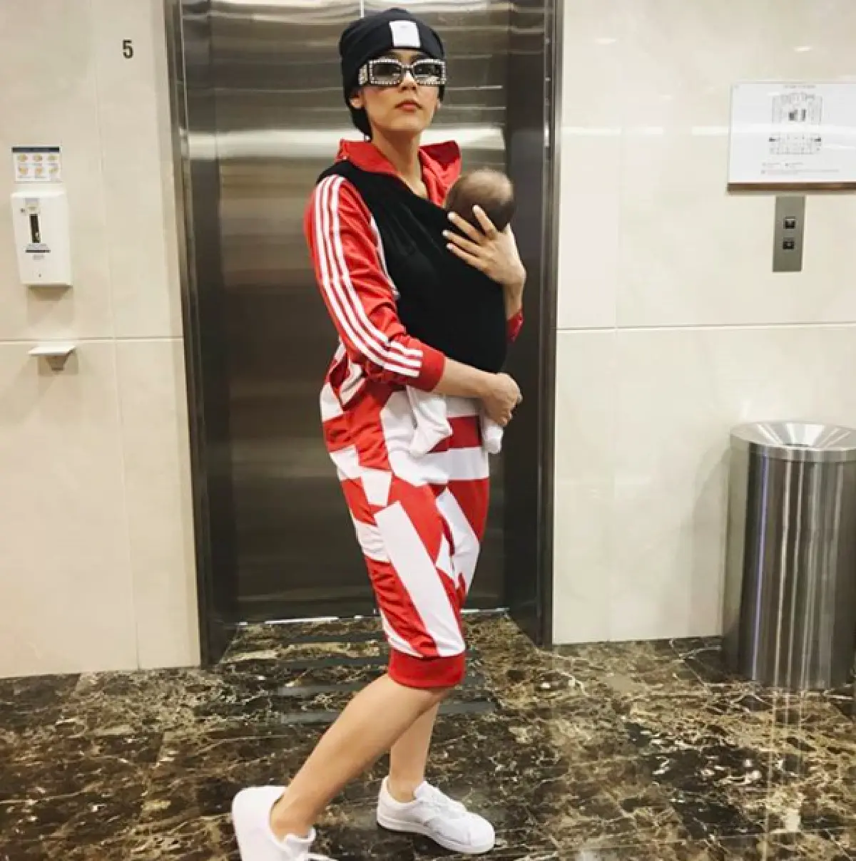 กลับมาทวงบัลลังก์! “ชมพู่” ฟิตหุ่นเป๊ะ หลังคลอดลูกได้แค่ 2 เดือน