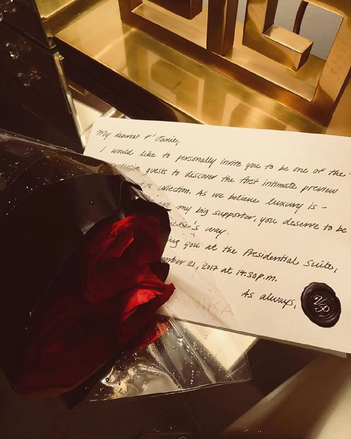 เจนี่ ชวนเพื่อนซี้สวมชุดว่ายน้ำสีแซ่บ อวดหุ่นเผ็ดเด็ดคูณสาม