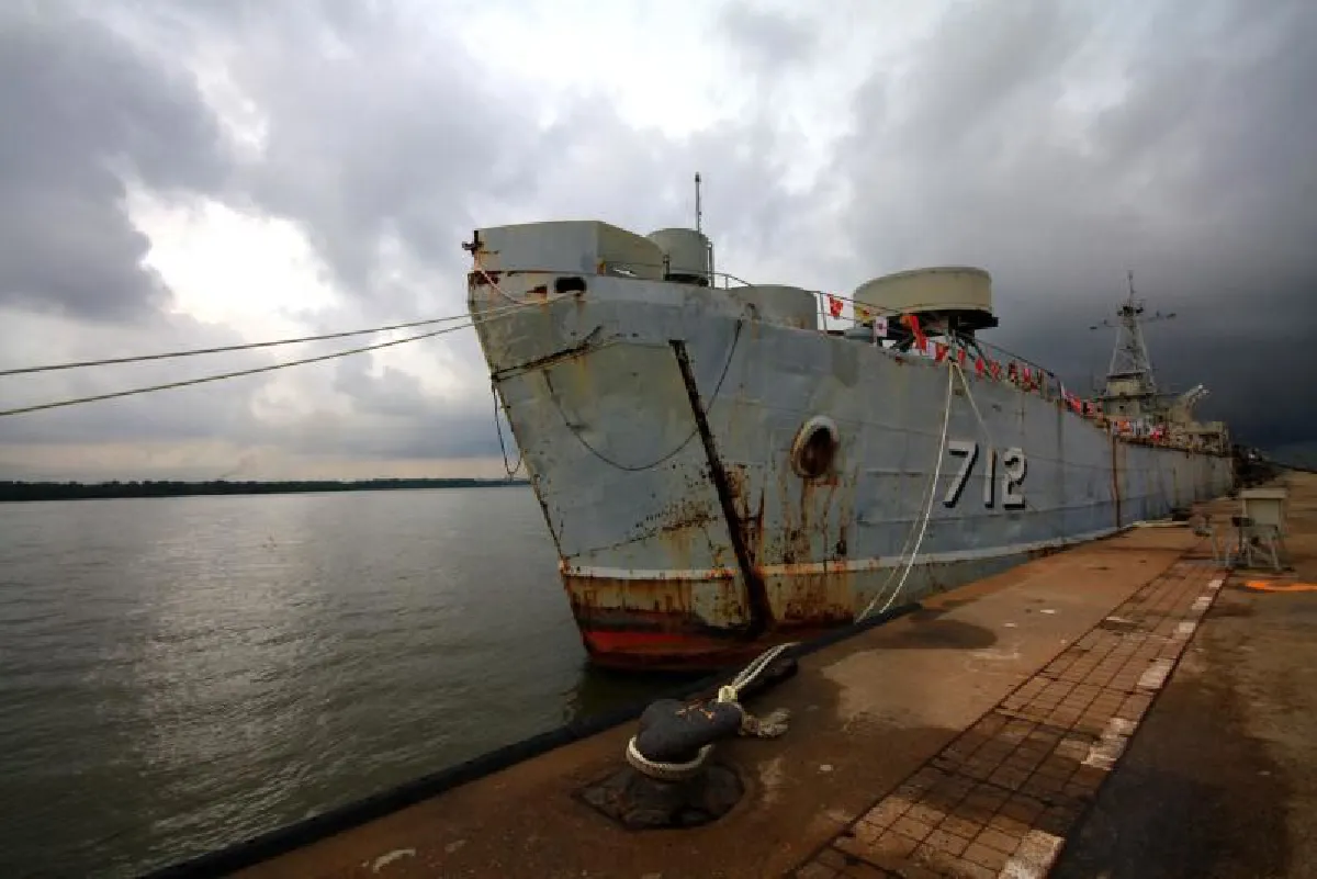 เต่าทะเล-ฉลามวาฬโผล่จุดจมเรือรบใหญ่ที่สุดในไทย