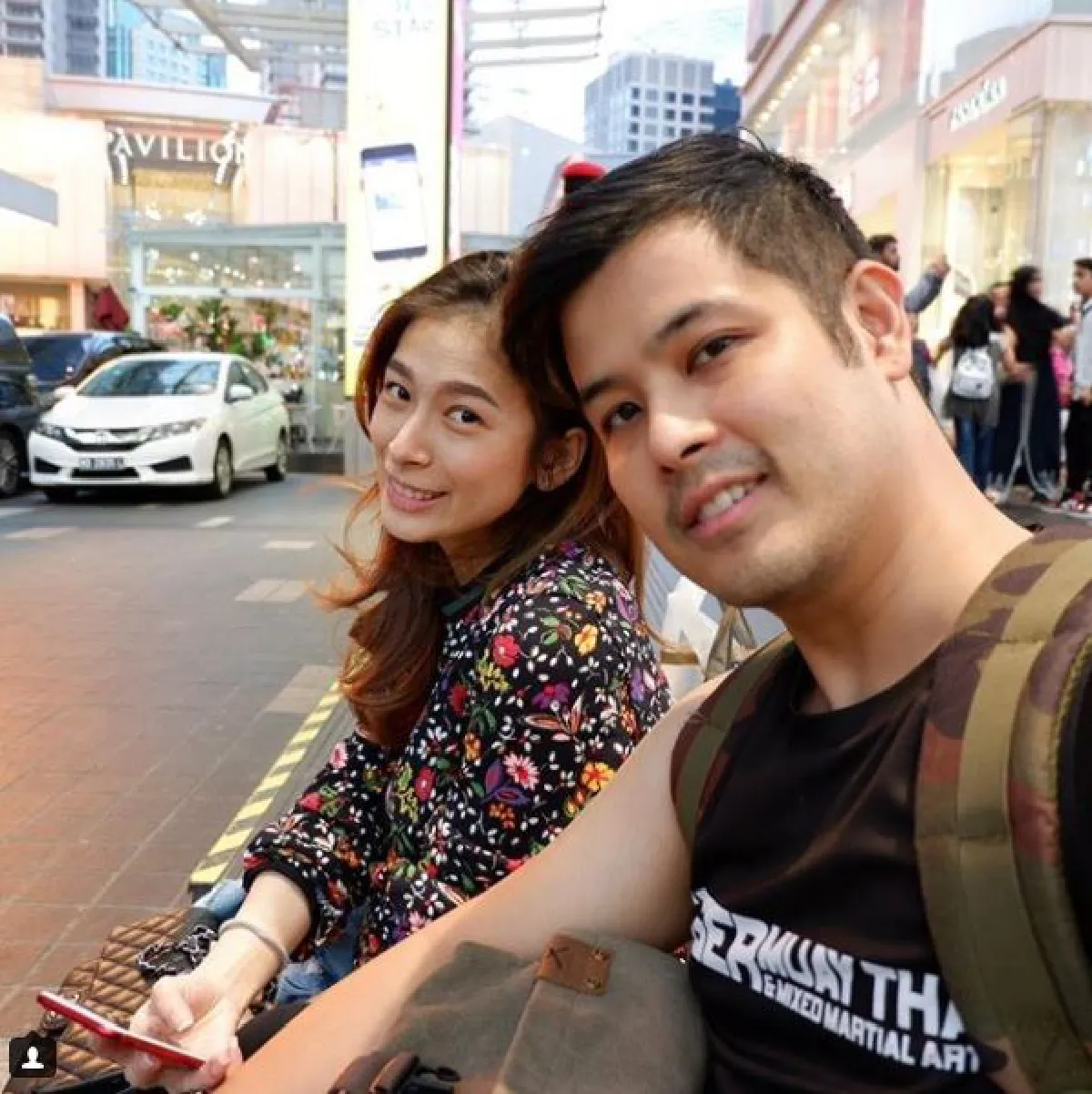 เติ้ล ตะวัน เฮภรรยาคลอดลูกแล้ว ปู่ย่าแห่ต้อนรับสมาชิกใหม่บ้านจารุจินดา