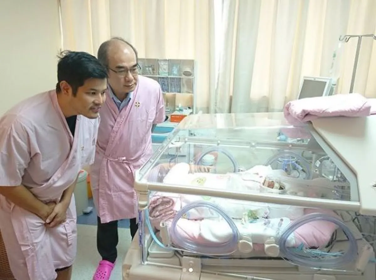 เติ้ล ตะวัน เฮภรรยาคลอดลูกแล้ว ปู่ย่าแห่ต้อนรับสมาชิกใหม่บ้านจารุจินดา