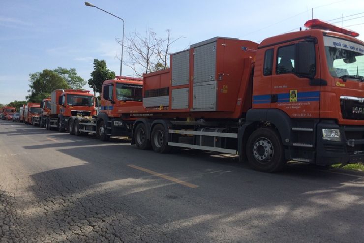 ปภ.ส่งรถสูบน้ำพลังสูงช่วยกรุงเก่าไล่น้ำท่วม ปภ.ส่งรถสูบน้ำพลังสูงช่วยกรุงเก่าไล่น้ำท่วม