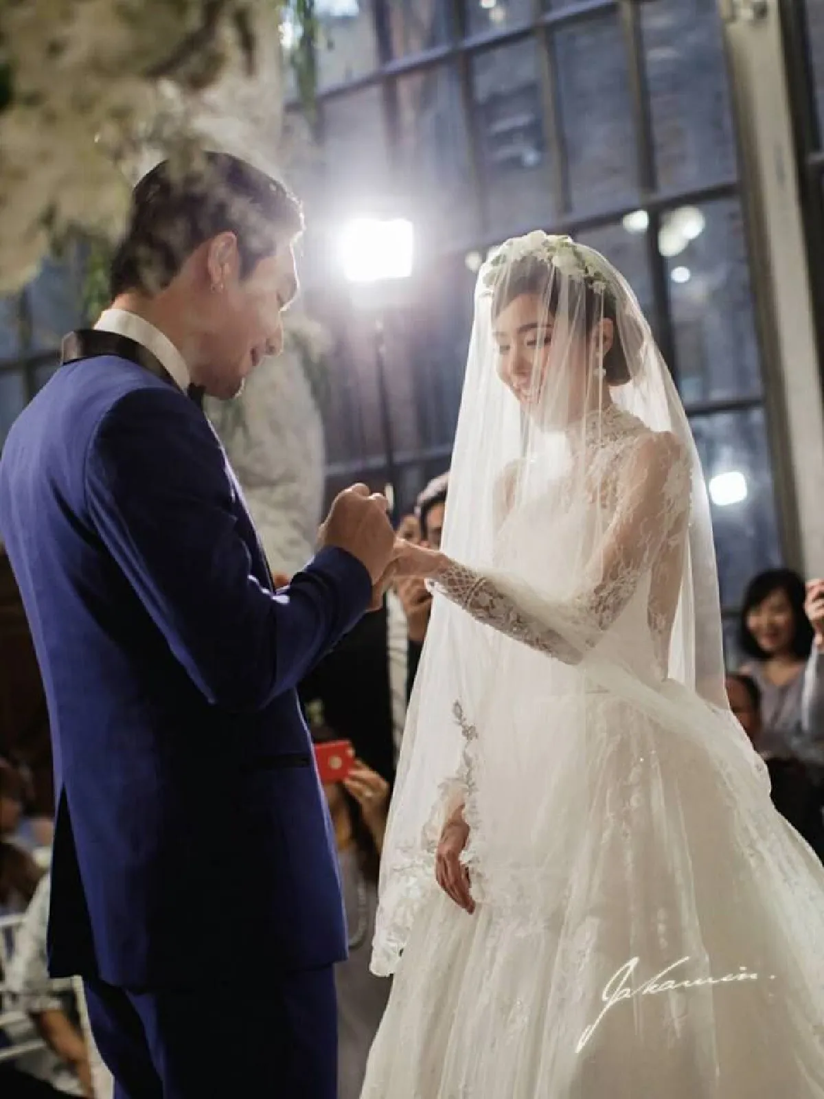15 ภาพหวาน โอ๊ต-จีน่า ฉลองวิวาห์พร้อมหน้าพ่อแม่ลูกสุดอบอุ่น