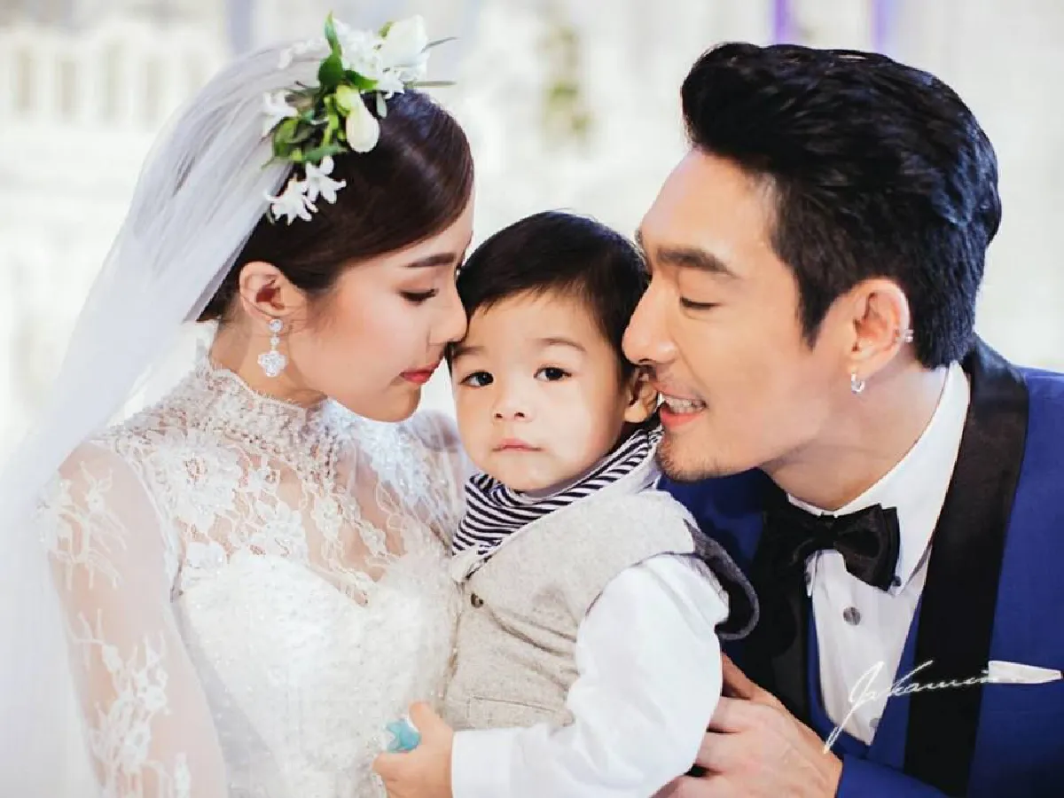 15 ภาพหวาน โอ๊ต-จีน่า ฉลองวิวาห์พร้อมหน้าพ่อแม่ลูกสุดอบอุ่น