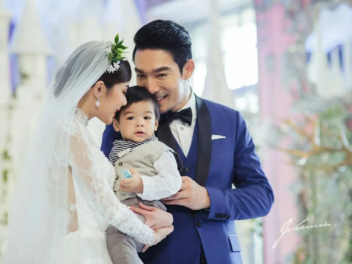 15 ภาพหวาน โอ๊ต-จีน่า ฉลองวิวาห์พร้อมหน้าพ่อแม่ลูกสุดอบอุ่น