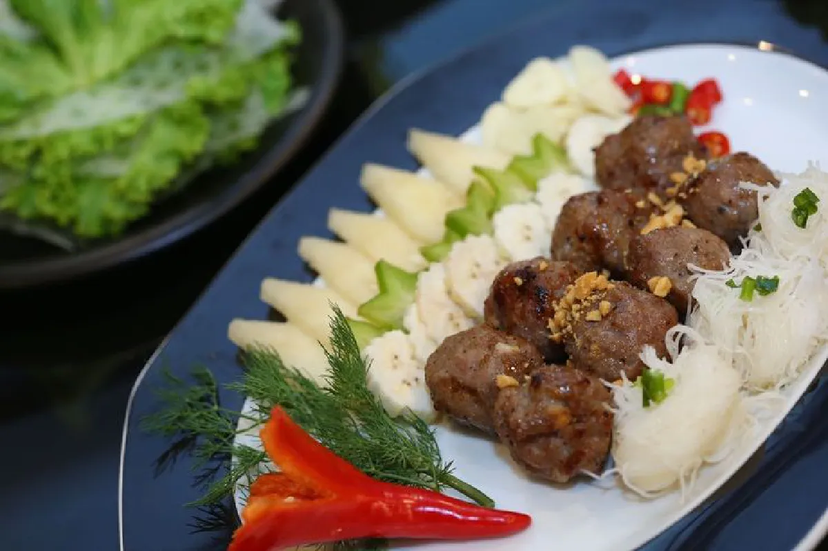 เลอ ดานัง อาหารเวียดนามบนโรงแรมห้าดาว