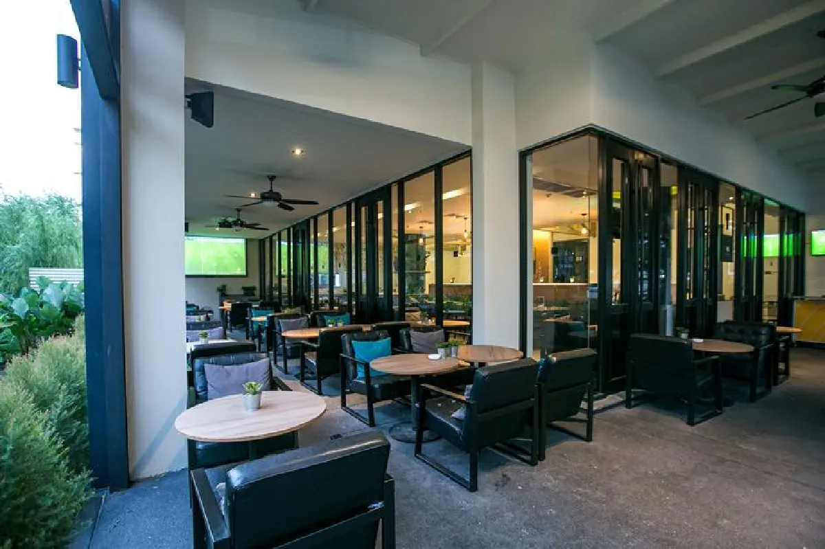 นั่งชิลอย่างมีสไตล์ ที่ ฟอร์ค คาเฟ่