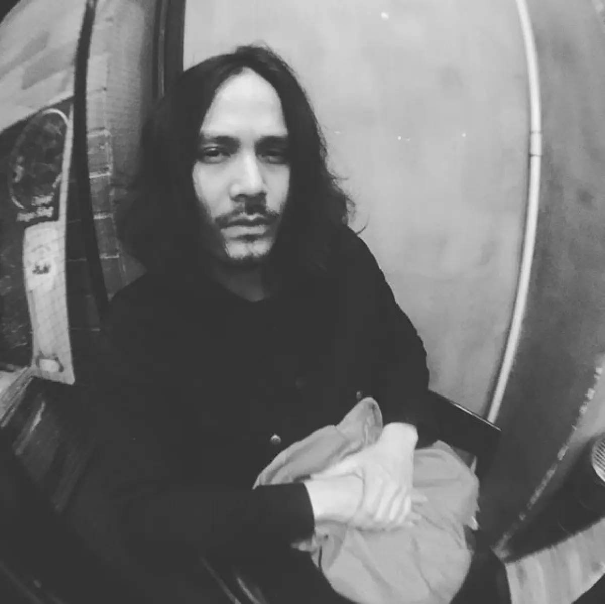 ส่องภาพเบื้องหลัง 7 นักแสดงหนุ่มจากละครที่ทุกคนรอคอย “ล่า”