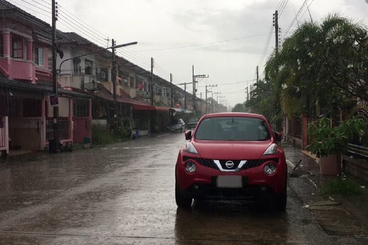 เมืองนครศรีฯฝนตกหนักติดต่อ2วันเฝ้าระวังน้ำท่วมฉับพลัน เมืองนครศรีฯฝนตกหนักติดต่อ2วันเฝ้าระวังน้ำท่วมฉับพลัน
