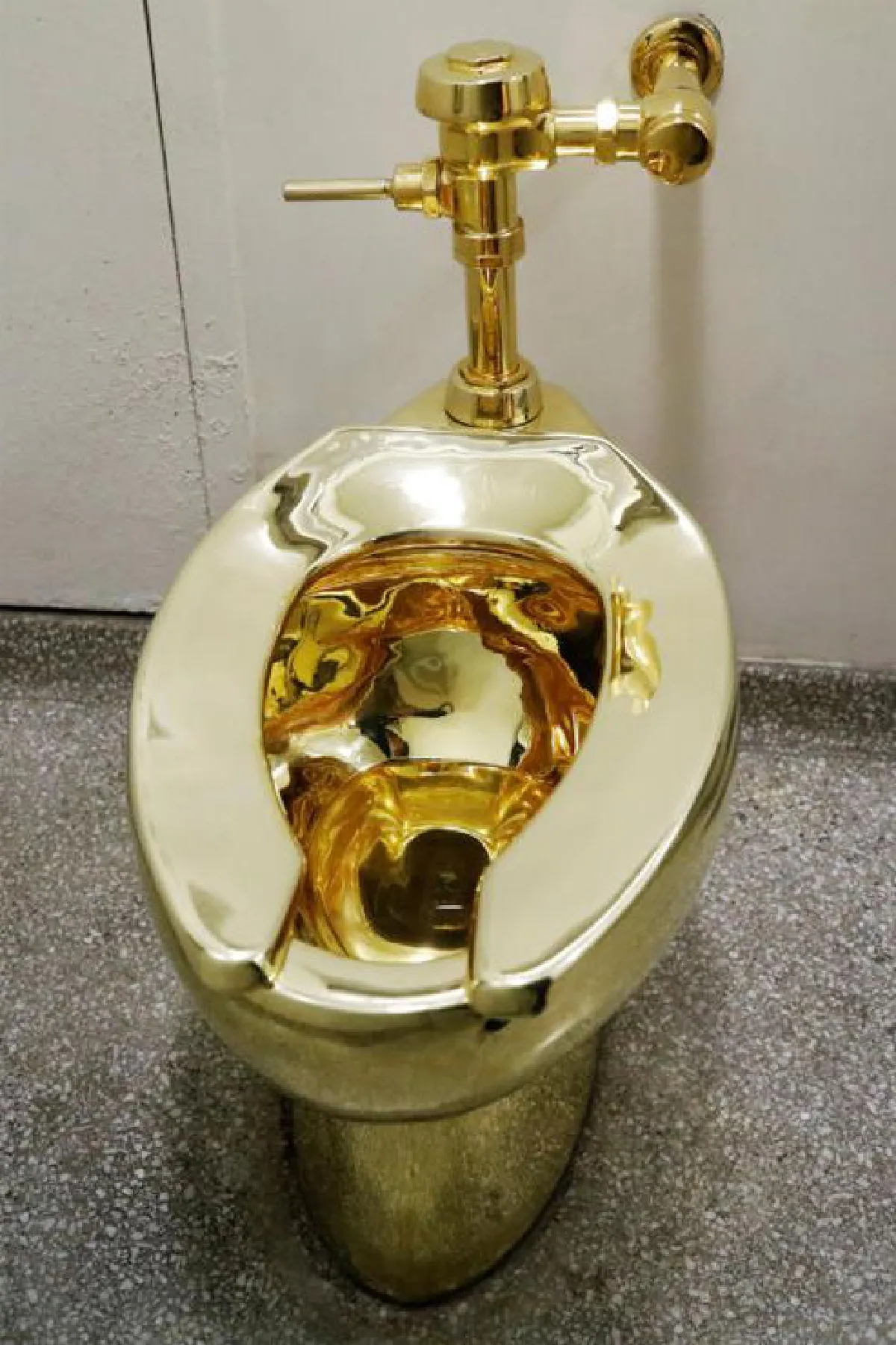 สุขาทองคำ