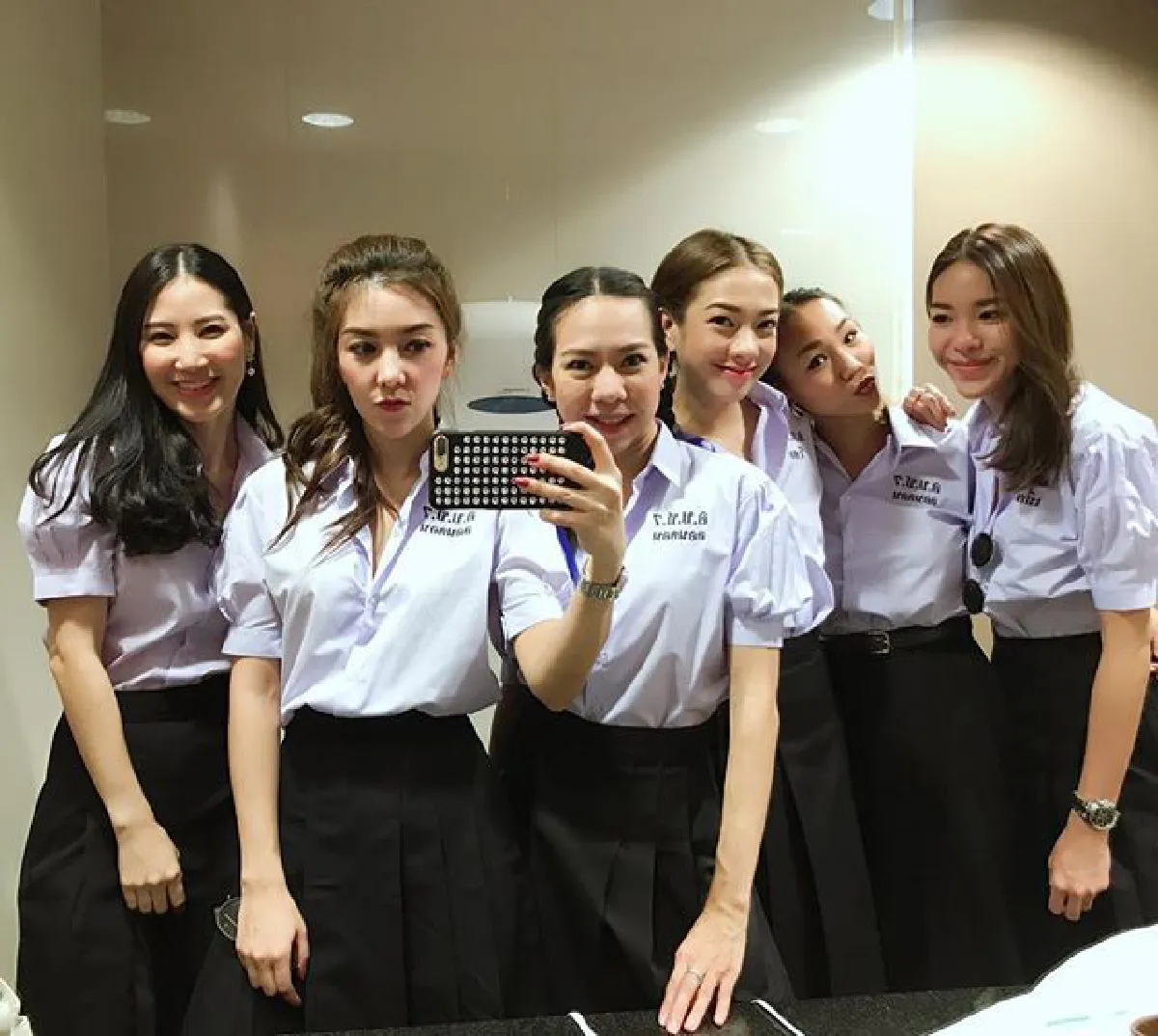 วุ้นเส้น-แป้ง สวมชุดนักเรียนม.ปลาย ย้อนวัยใสใครๆก็ชอบ