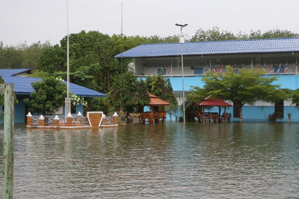 น้ำท่วมนราฯอ่วมจ่อท่วมเมือง-โรงเรียนอ.ระแงะปิด2แห่ง น้ำท่วมนราฯอ่วมจ่อท่วมเมือง-โรงเรียนอ.ระแงะปิด2แห่ง