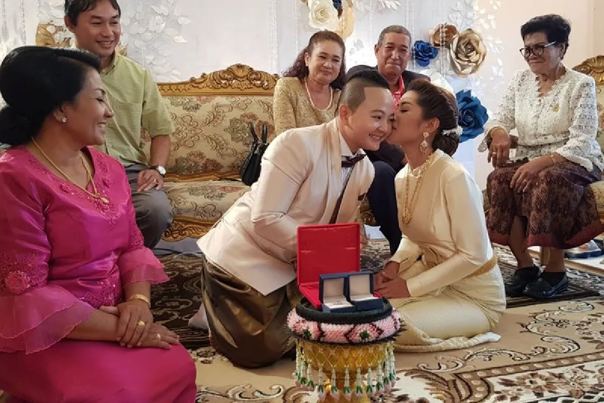 "รักแท้"ทอมหล่อหอบสินสอดกว่าล้านบาทแต่งดี้สวย