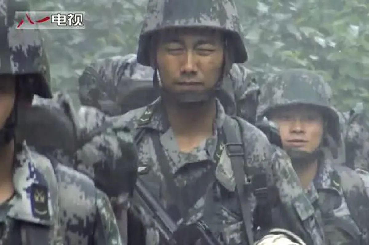 ชมคลิปวิดีโอของทหารแดนมังกรกับการลาดตระเวนบนเส้นทางสุดโหด