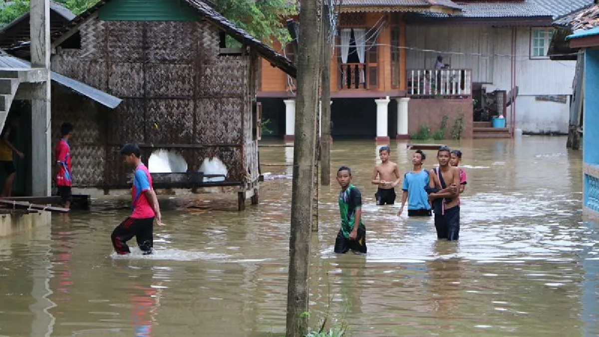 น้ำท่วมนราฯอ่วมจ่อท่วมเมือง-โรงเรียนอ.ระแงะปิด2แห่ง
