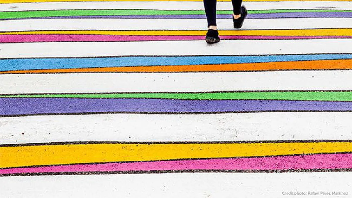 สเปนผุด “ทางม้าลายหลากสีสัน” ปลอดภัย สบายตา เพิ่มชีวิตชีวาให้ผู้ใช้ถนน