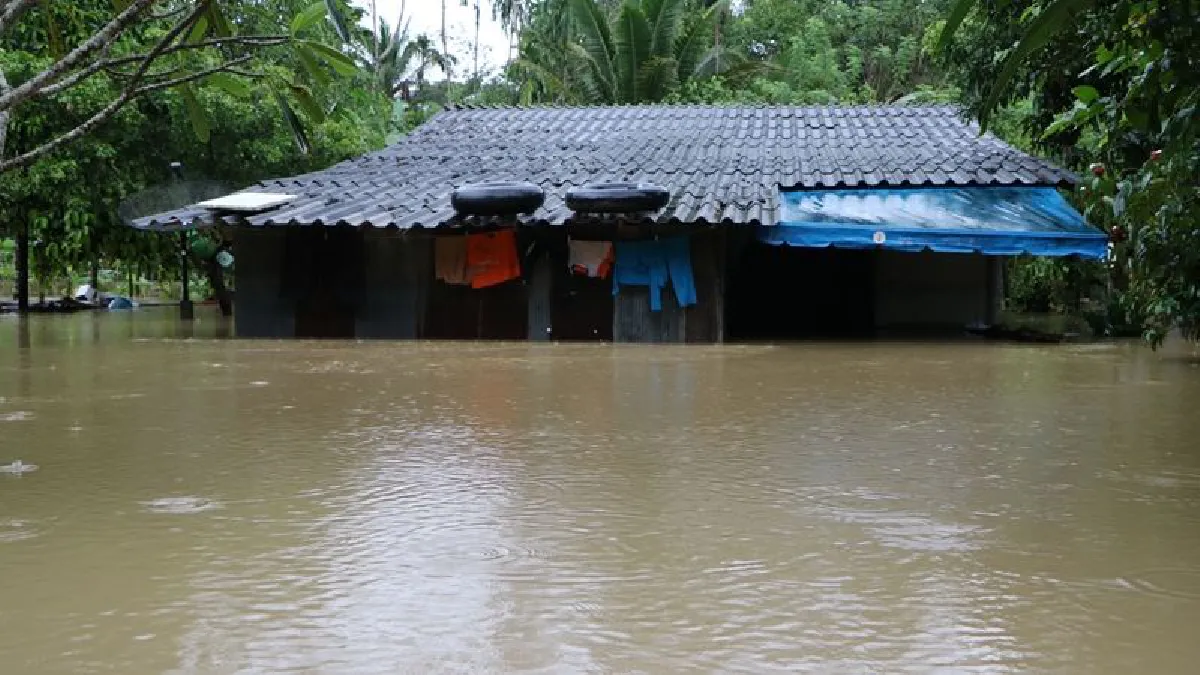 น้ำท่วมนราฯอ่วมจ่อท่วมเมือง-โรงเรียนอ.ระแงะปิด2แห่ง