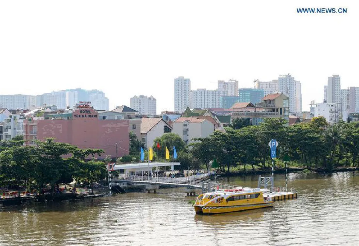 เปิดบริการแล้ว! เวียดนามใช้ “เรือเมล์” แก้ปัญหารถติดบนท้องถนน