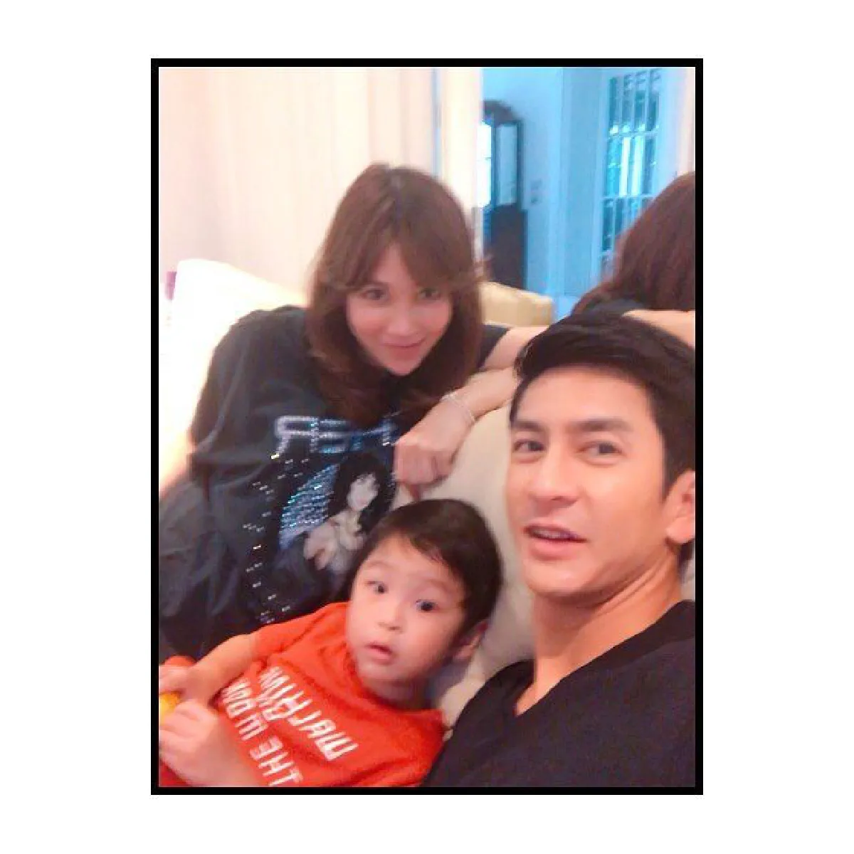 พ่อลูกสุดอบอุ่น ติ๊ก เจษฎาภรณ์ อวดหุ่นล่ำเล่นน้ำกับ น้องเต้นท์