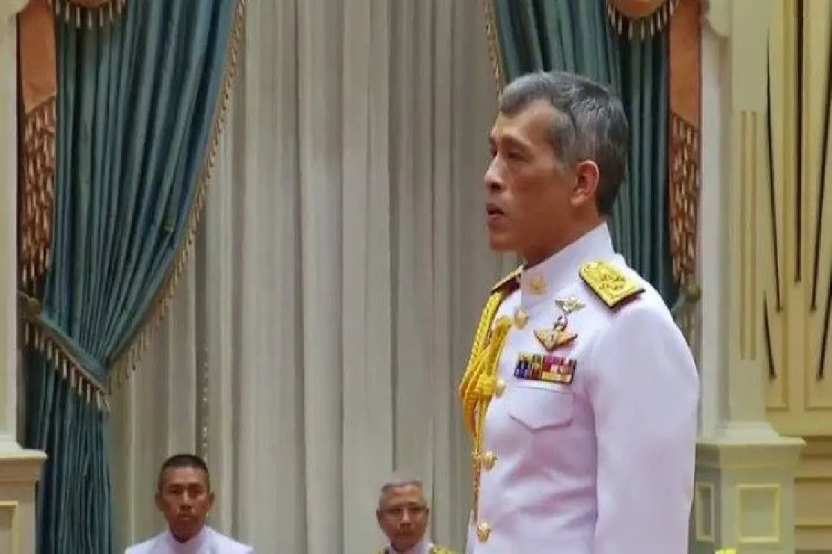 พระเจ้าอยู่หัวทรงแนะครม.ใหม่ยึดพระราชปณิธาน "ร.9" ดูแลประชาชน