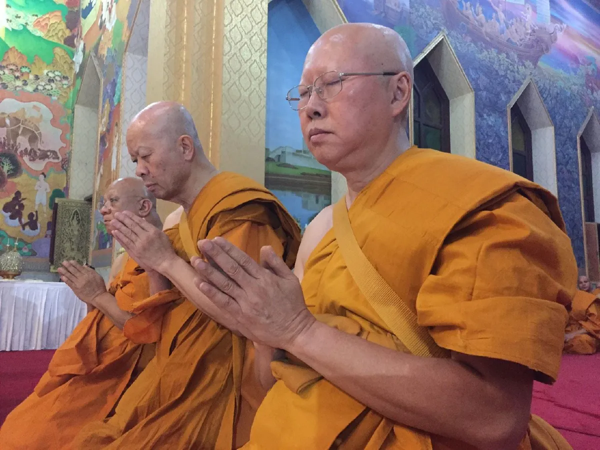 ด้วยอุตสาหะยิ่งใหญ่บวชถวายสังฆราช